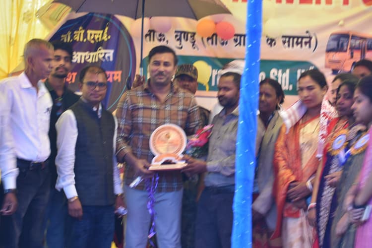 शिक्षा विकास की प्रमुख   सीढ़ी है : सुदेश महतो