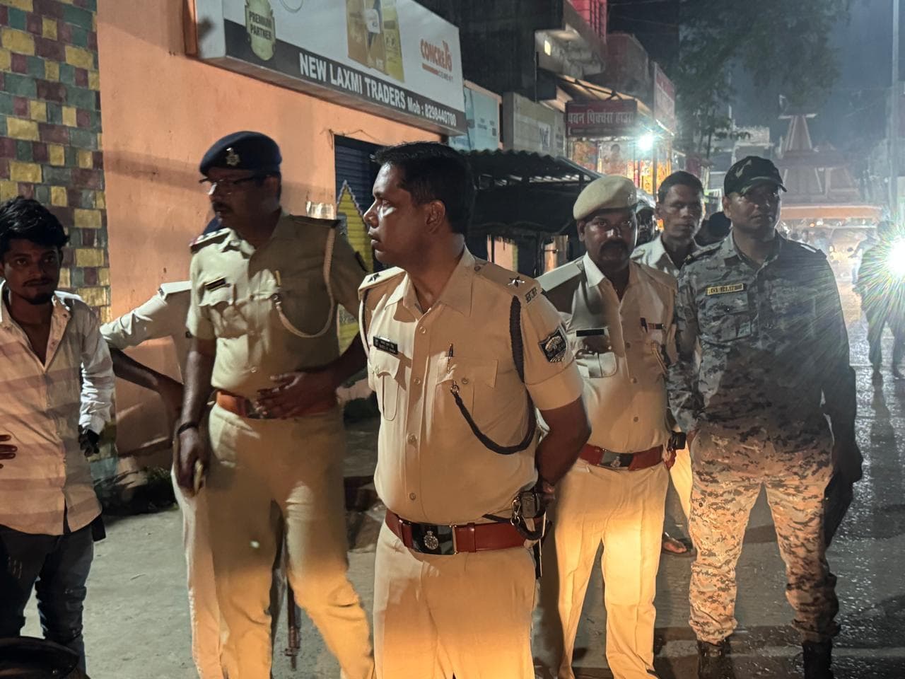 छह लाख रुपये लेकर अपराधी फरार