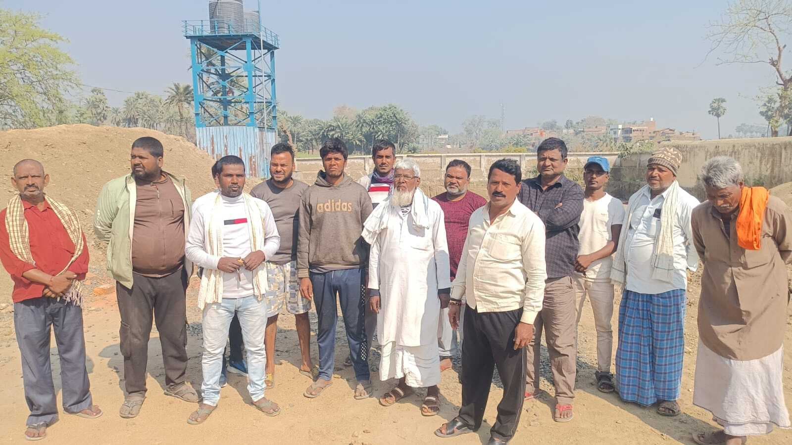 एपीएचसी बलहा के परिसर में पंचायत सरकार भवन के निर्माण पर रोक