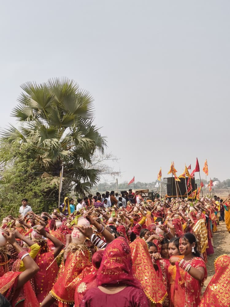 कलश यात्रा के साथ चैत्र नवरात्र महायज्ञ शुरू
