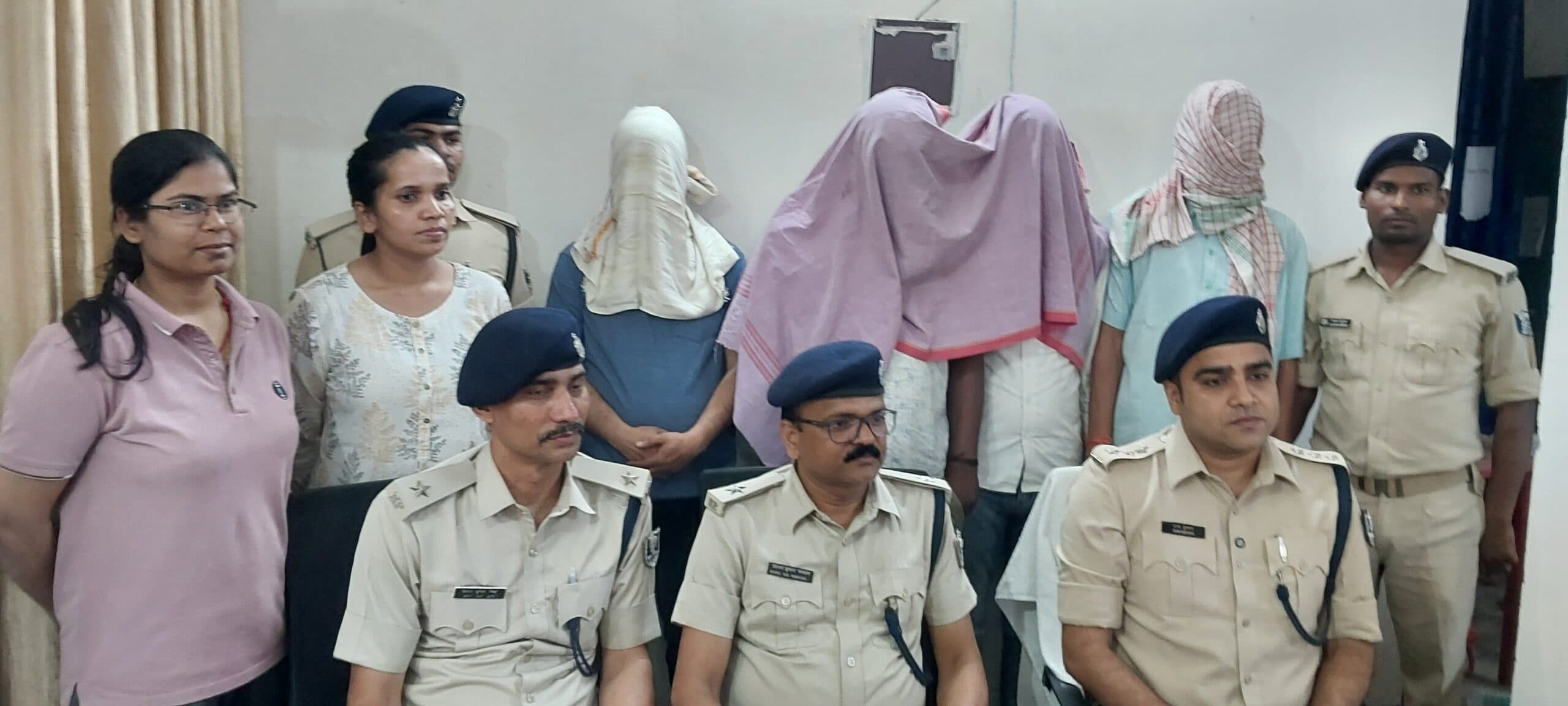 2.20 करोड़ साइबर ठगी में निजी बैंक मैनेजर सहित चार गिरफ्तार