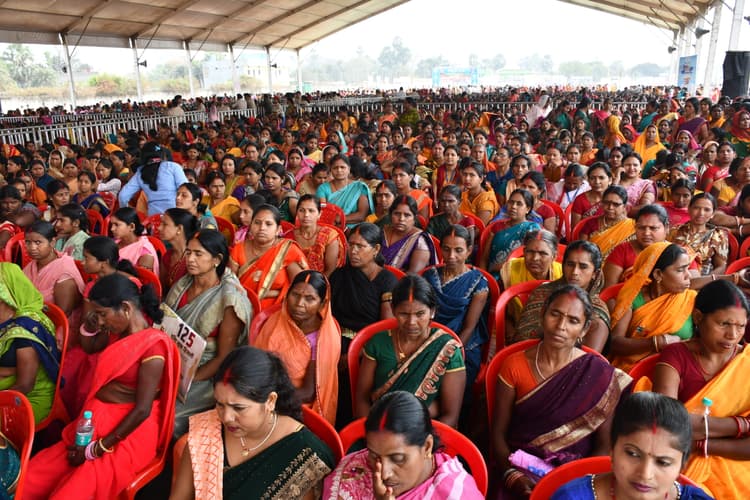 औद्योगिक क्षेत्र की स्थापना कर जिले में लगेंगे नये उद्योग : मुख्यमंत्री