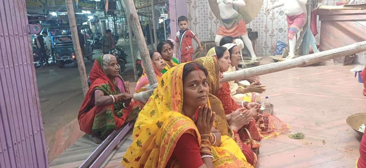 कलश स्थापना के साथ माता की भक्ति में डूबा शहर