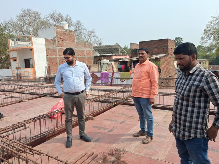 सम्राट अशोक भवन निर्माण का इओ ने किया निरीक्षण
