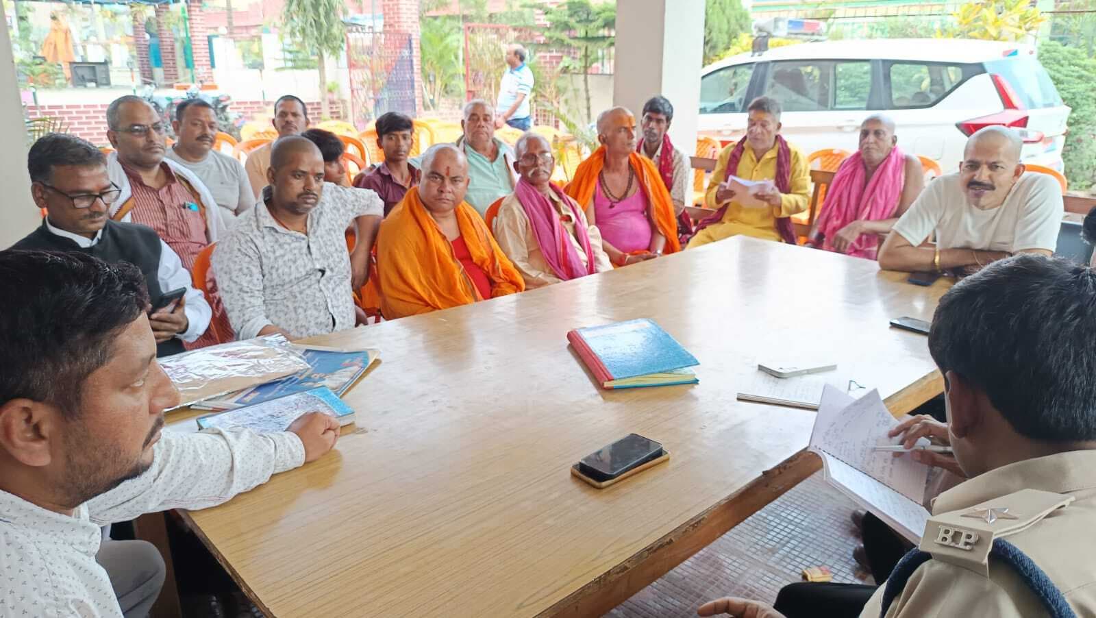 संदिग्ध गतिविधि की सूचना तुरंत को पुलिस को दें