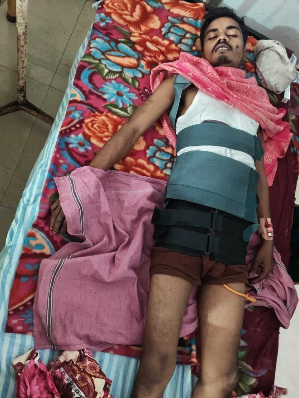 सड़क हादसा मामले में प्राथमिकी दर्ज, घायल युवक दिल्ली रेफर