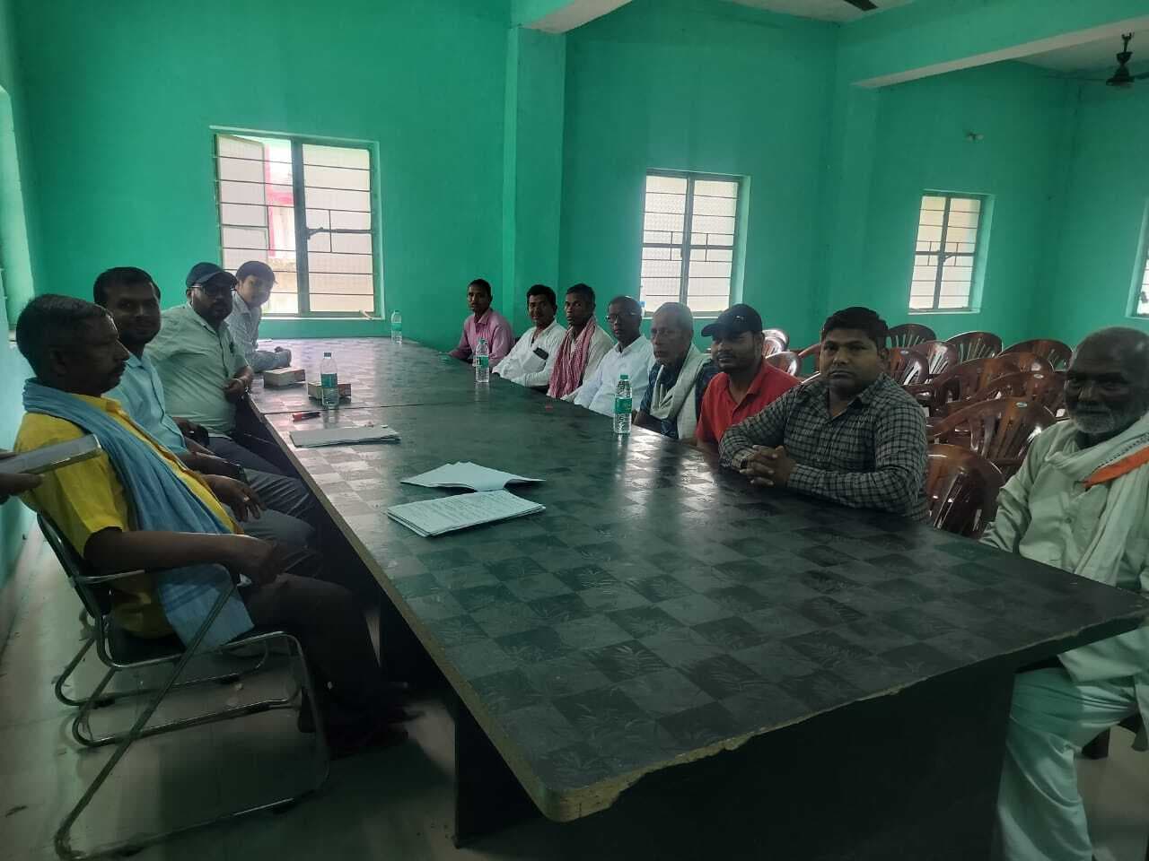 कृषि तकनीकों की किसानों को दें जानकारी