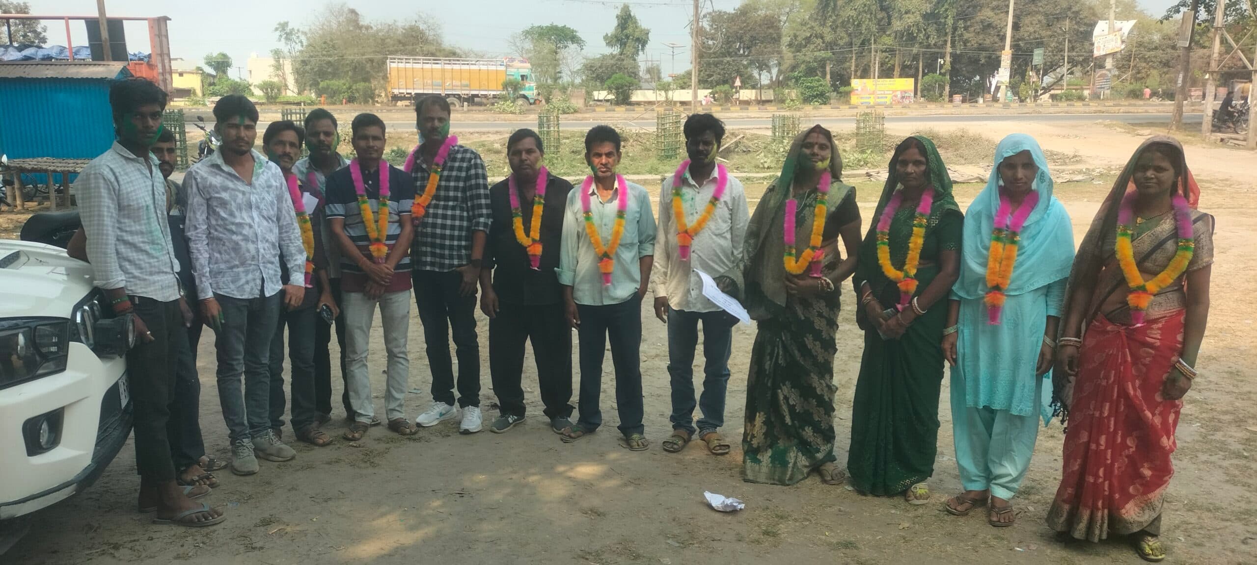 नवनिर्वाचित पैक्स सदस्यों को दिया प्रमाणपत्र