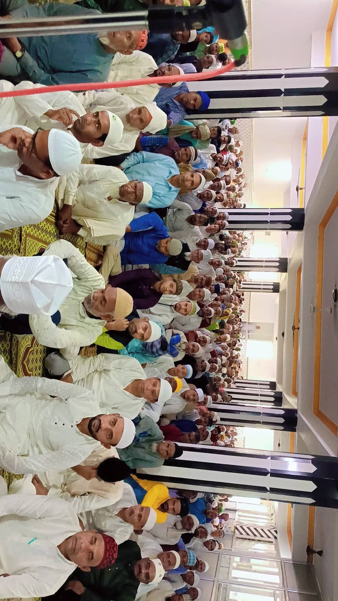 रोजेदारों ने जुम्मे की नमाज अदा कर मुल्क व कौम की खुशहाली के लिए दुआ मांगी