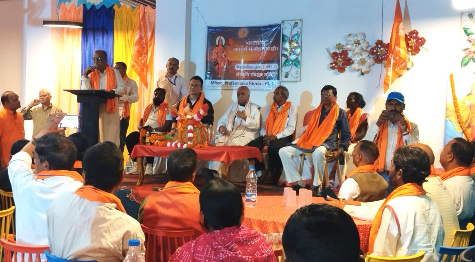 सरना-सनातन एक हैं, मतभेद पैदा करनेवालों से दूर रहें : तोगड़िया