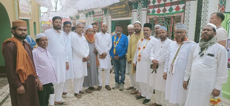 Bokaro News : सुरजूडीह में उर्स शुरू, उमड़े अकीदतमंद