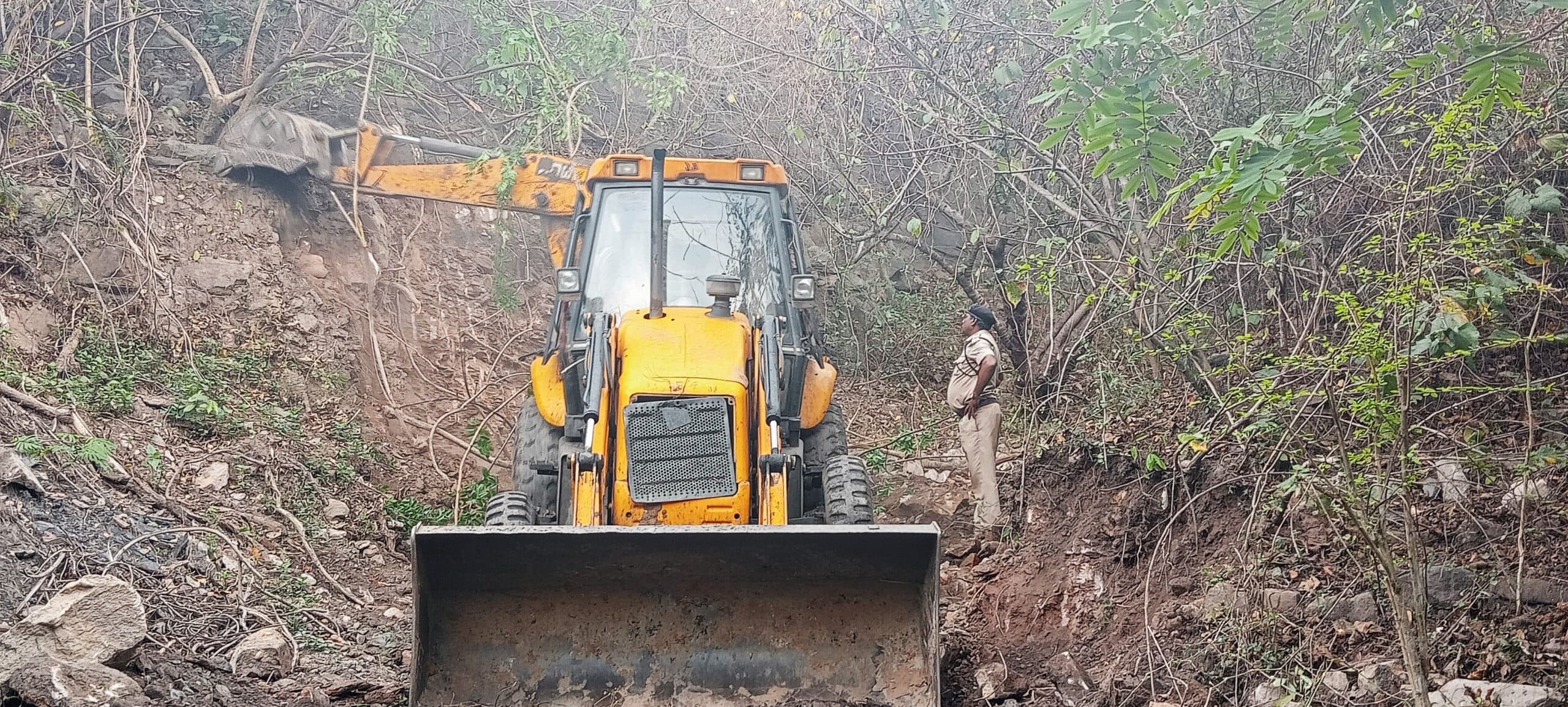 Bokaro News : सीसीएल खासमहल–कारो स्पेशल फेज दो पहाड़ी पर चल रही पांच सुरंगें जमींदोज
