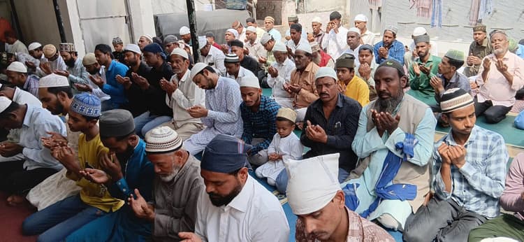 Bokaro News : अकीदत के साथ अदा की गयी अलविदा जुमे की नमाज