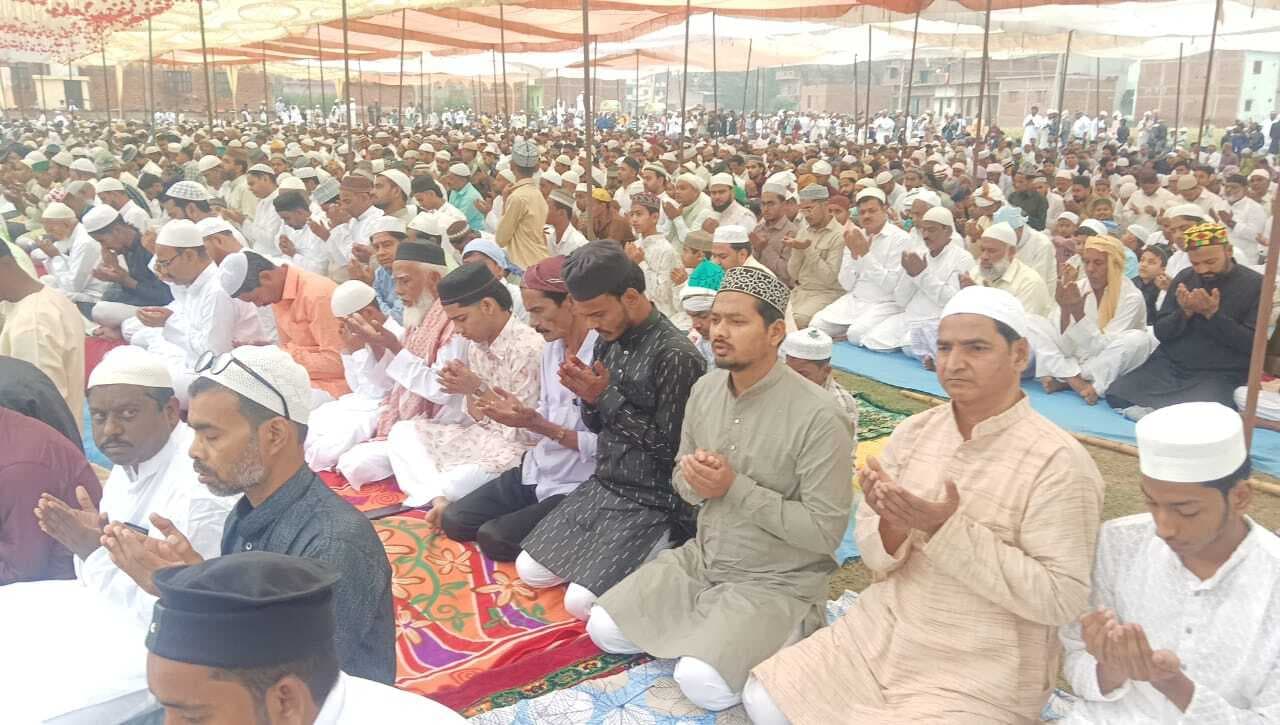 मोहनिया में हर्षोल्लास के साथ मनाया ईद का त्योहार