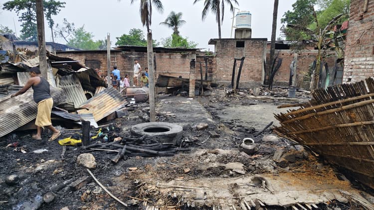 धमदाहा में आग लगने से छह घर जले, लाखों की क्षति