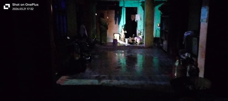 बारिश से सलखुआ में 25 घंटे से ठप बिजली, अंधेरे में डूबा जनजीवन