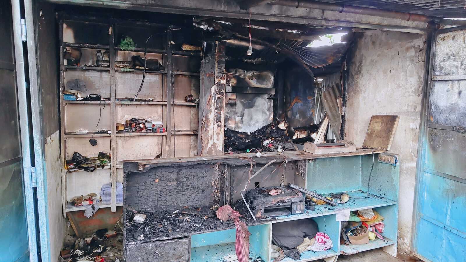 वज्रपात से इलेक्ट्रॉनिक दुकान में लगी आग, 3.5 लाख की संपत्ति का नुकसान