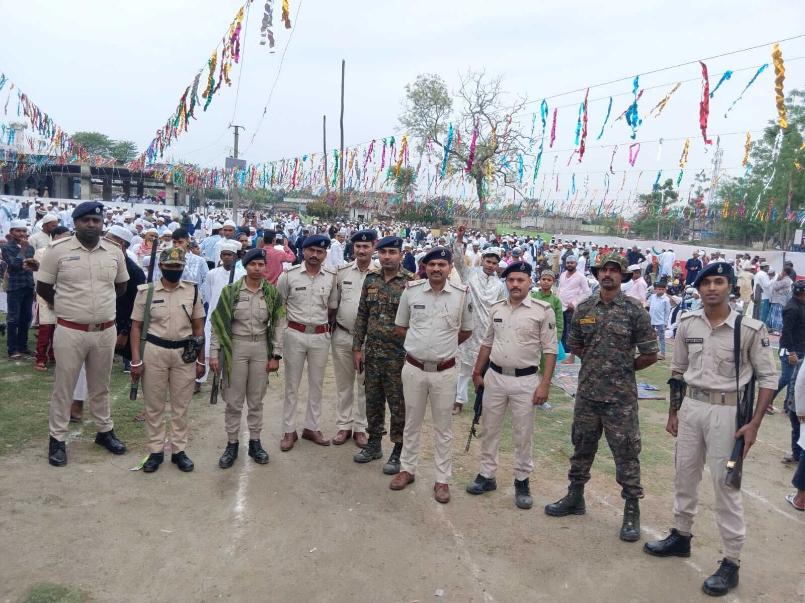 चाक-चौबंद सुरक्षा के बीच ईद शांतिपूर्ण माहौल  में संपन्न