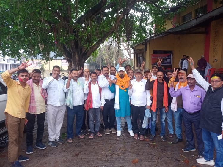 गृह रक्षक वाहिनी के सभी पदों पर हुआ नामांकन, अध्यक्ष पद पर निर्विरोध जीते बबलू झा