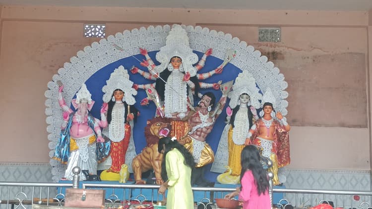 चैत्र नवरात्रि के तीसरे दिन मां चंद्रघंटा की हुई आराधना