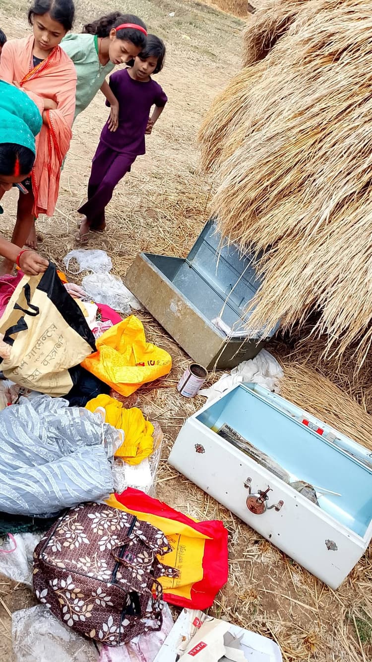 Giridih News :बंद घर का ताला तोड़ लाखों की चोरी