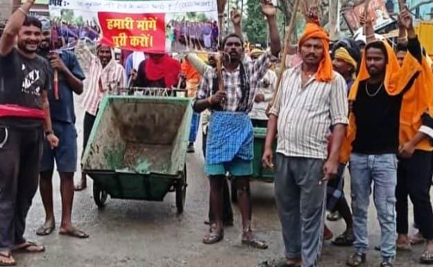 Bhagalpur news सफाईकर्मियों की हड़ताल खत्म, काम पर लौटे