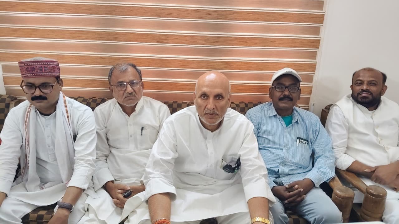 चक्रवाती तूफान व बारिश से हुई फसल क्षति का मुआवजा शीघ्र दे सरकार: प्रो चंद्रशेखर