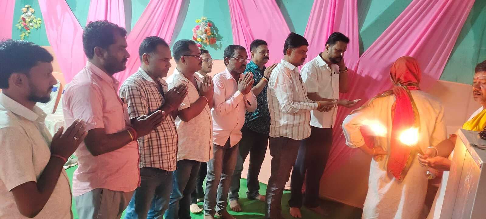 मेला का संवेदक ने विधिवत किया समापन