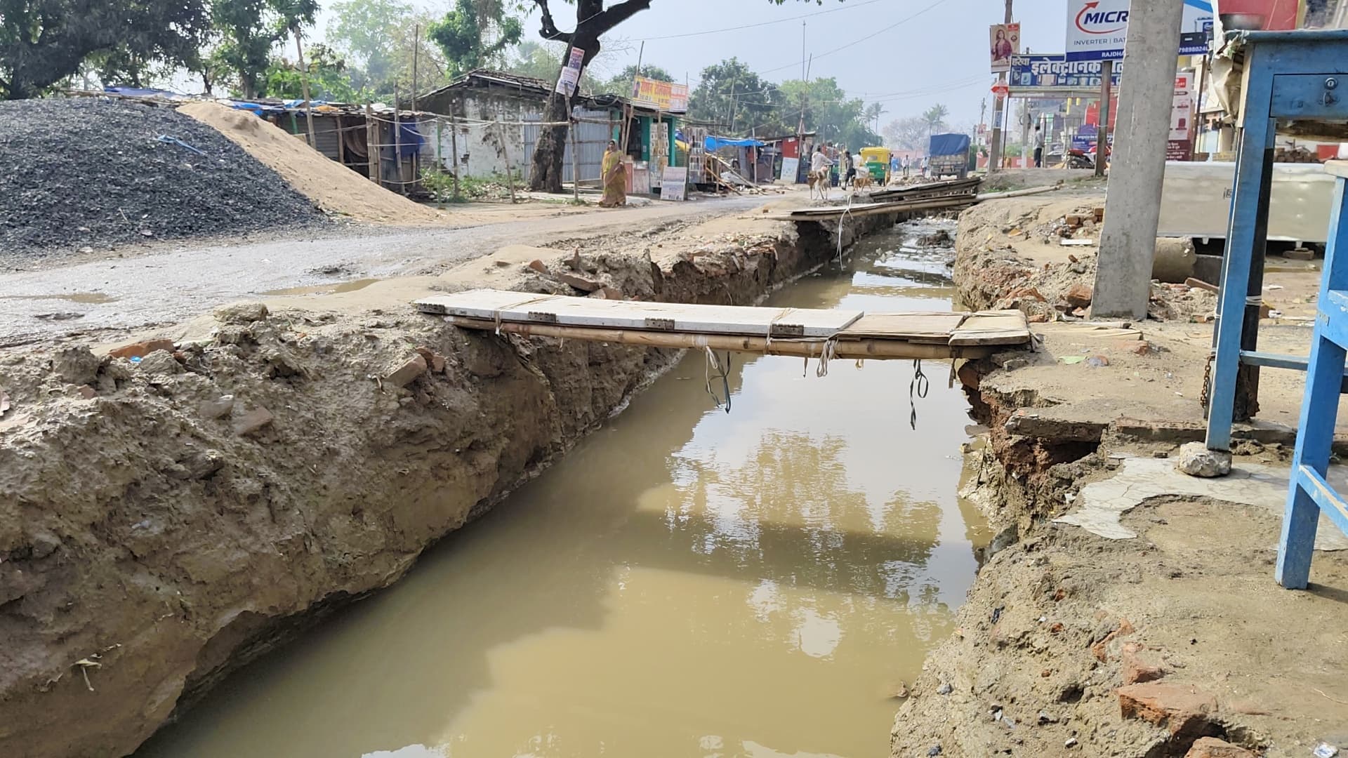 एक माह से खुला पड़ा नाला, हादसे का बढ़ रहा खतरा