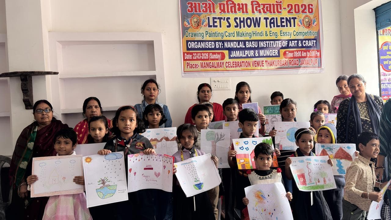 चित्रकला, कार्ड मेकिंग व निबंध प्रतियोगिता में बच्चों ने दिखाया दम