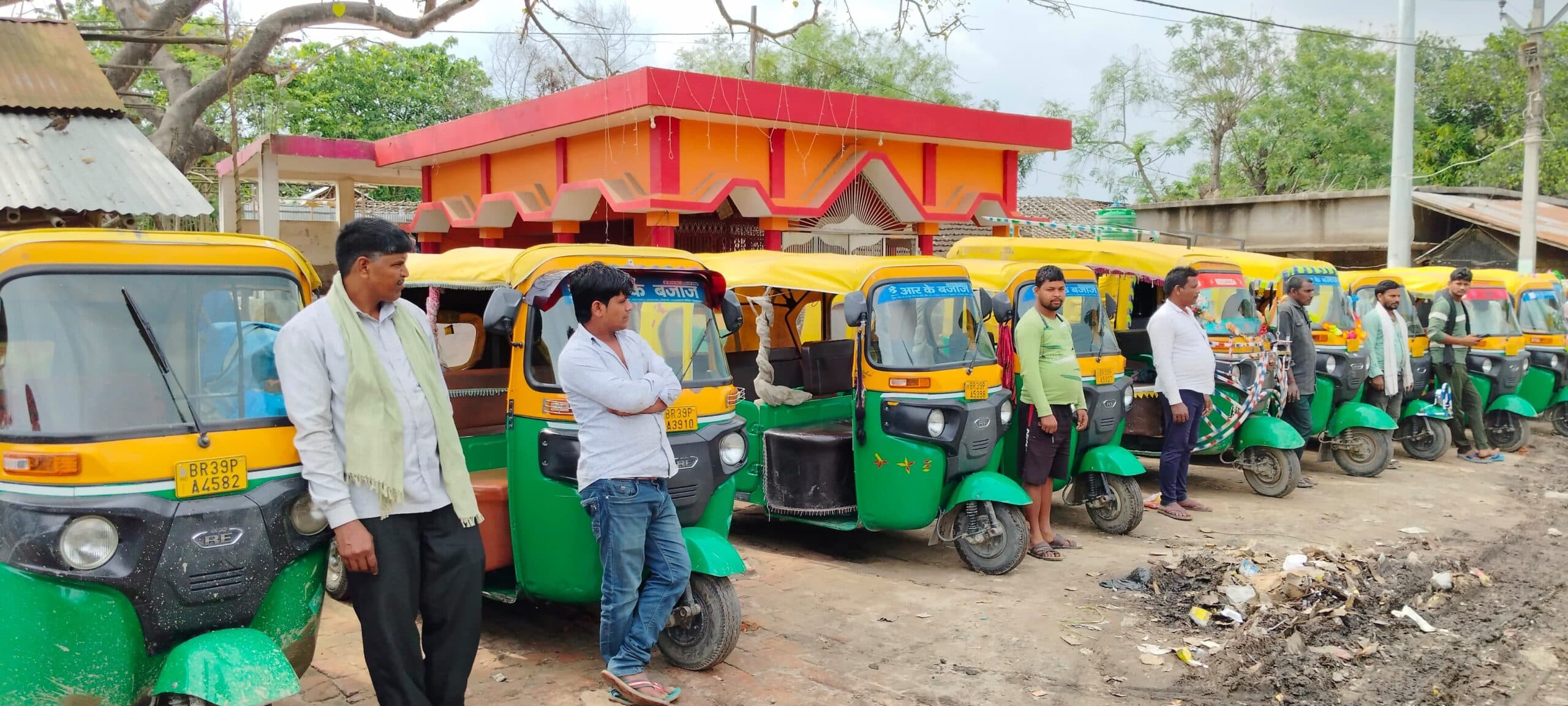 सीएनजी ऑटो चालक परेशान, गैस नहीं मिलने से बंद है ऑटो