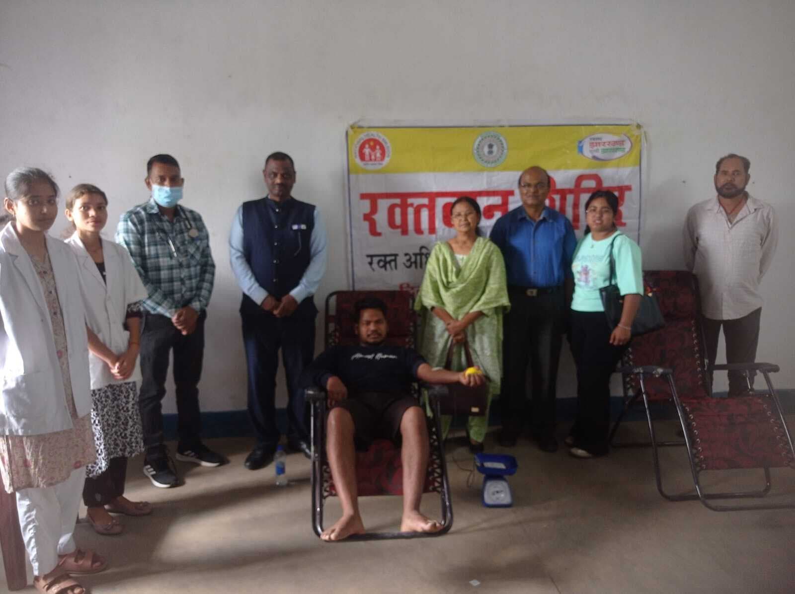 शिविर में 18 लोगों ने किया रक्तदान