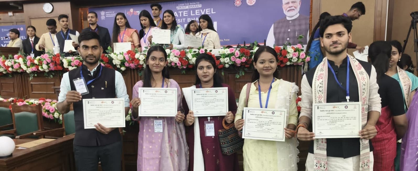 विकसित भारत यूथ पार्लियामेंट कार्यक्रम में कोसी कॉलेज के छात्र ने रखा विचार