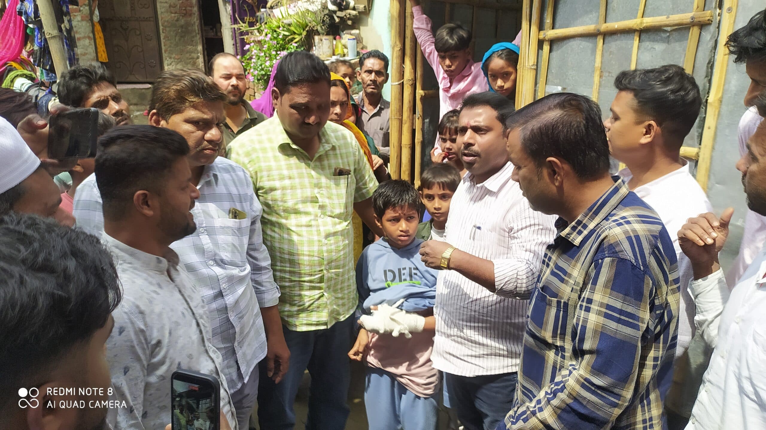 विधायक ने मृतक व घायल बच्चे के परिजनों को दी सांत्वना