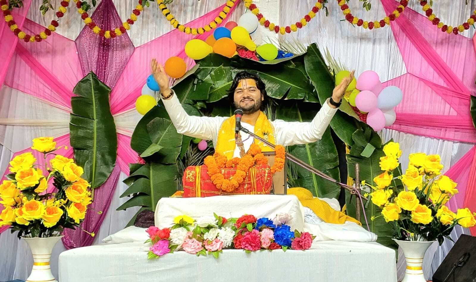 श्रीकृष्ण की प्रत्येक लीलाएं दिव्य और आध्यात्मिक है : कथावाचक