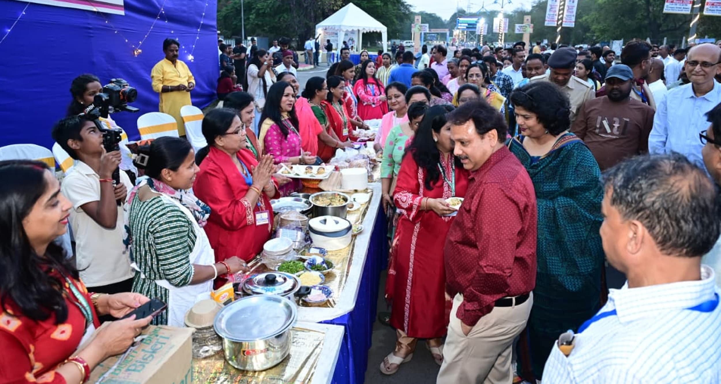 Bokaro News : फूड स्ट्रीट में लगा स्वाद और संस्कृति मेला
