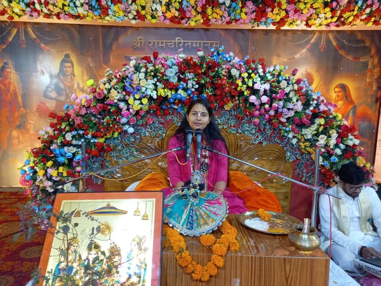 प्रतिदिन यज्ञाहुती व मंत्रोच्चार से भक्तिमय हुआ पाकुड़िया