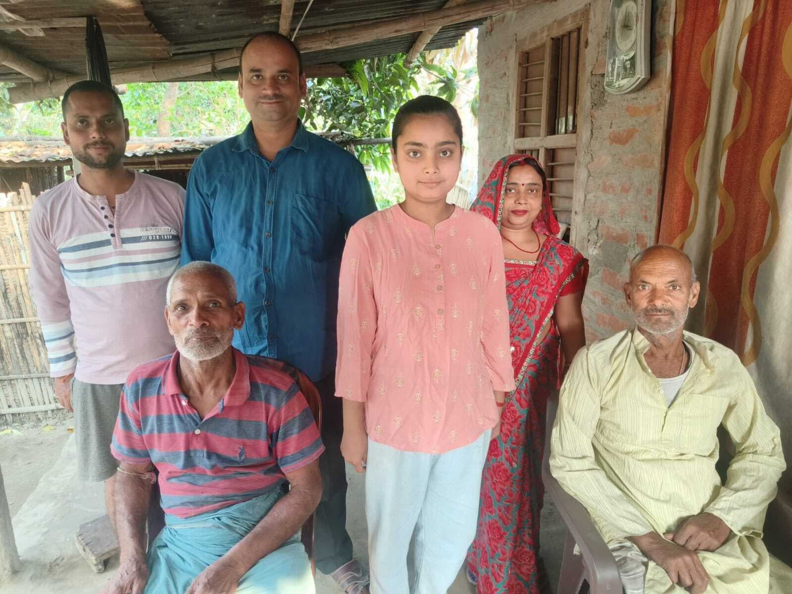 किसान की बेटी आस्था प्रियदर्शी ने इंटर आर्ट्स में जिले में पाया प्रथम स्थान