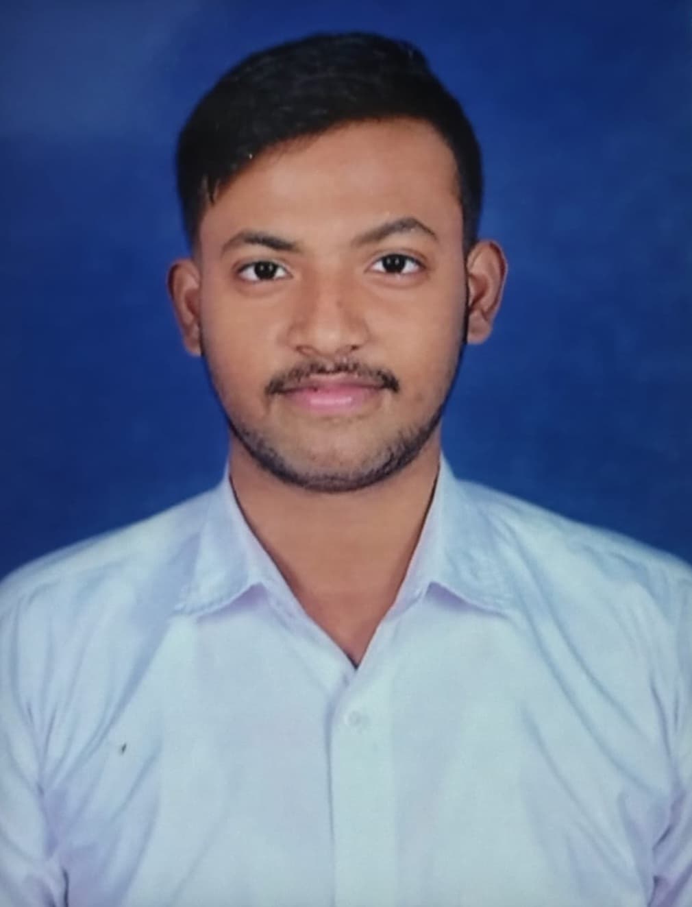 एक आदर्श शिक्षक बनना जिला टॉपर पीयूष का लक्ष्य