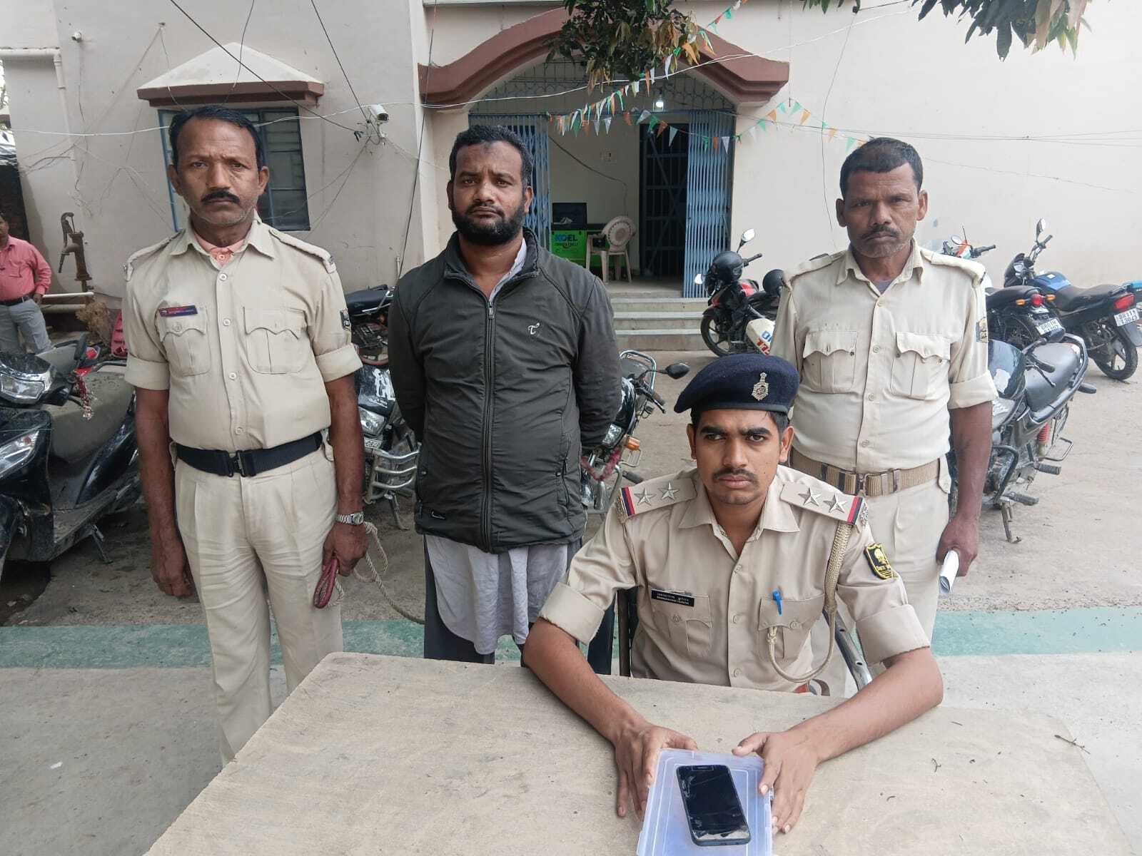 25 हजार का इनामी वांछित अपराध मन्नु उर्फ हसीफ अंसारी गिरफ्तार