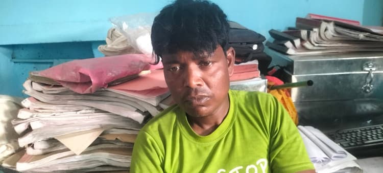 पेड़ से लटका मिला महिला का शव, पति गिरफ्तार