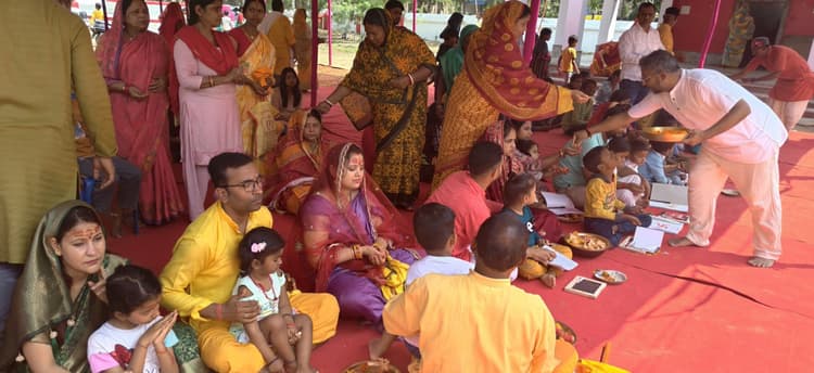 गायत्री महायज्ञ के पांचवें दिन 38 बच्चों का हुआ शिक्षा संस्कार