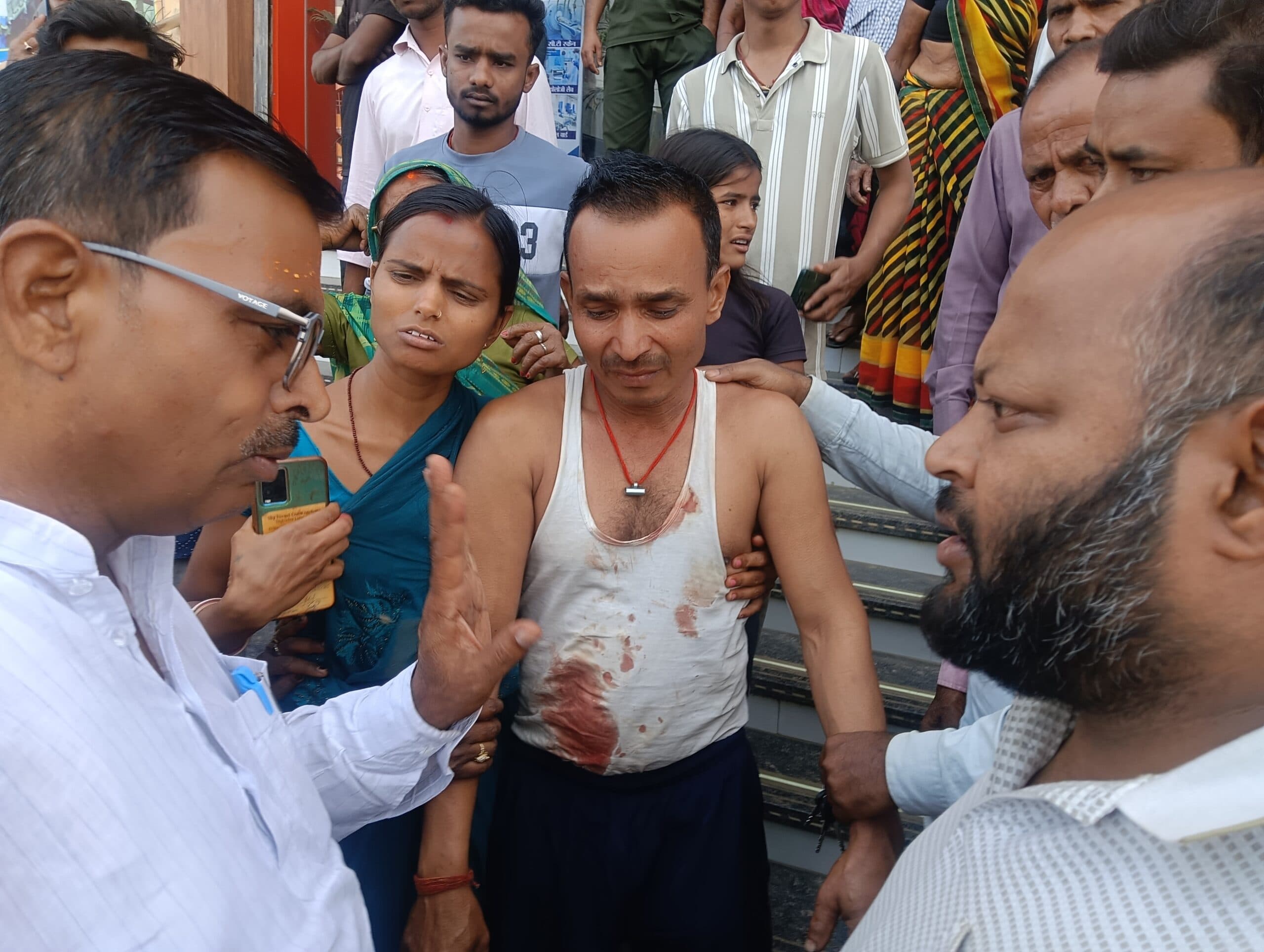 Giridih News :सड़क दुर्घटना में बाइक पर सवार महिला की मौत, दो घायल