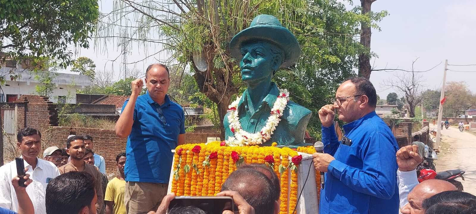 Giridih News :बलिदान देनेवाले स्वतंत्रता सेनानियों के सपने का भारत बनाना है : विनोद सिंह