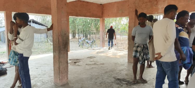 हवा महल हो गया जर्जर, लोगों को हो रही परेशानी