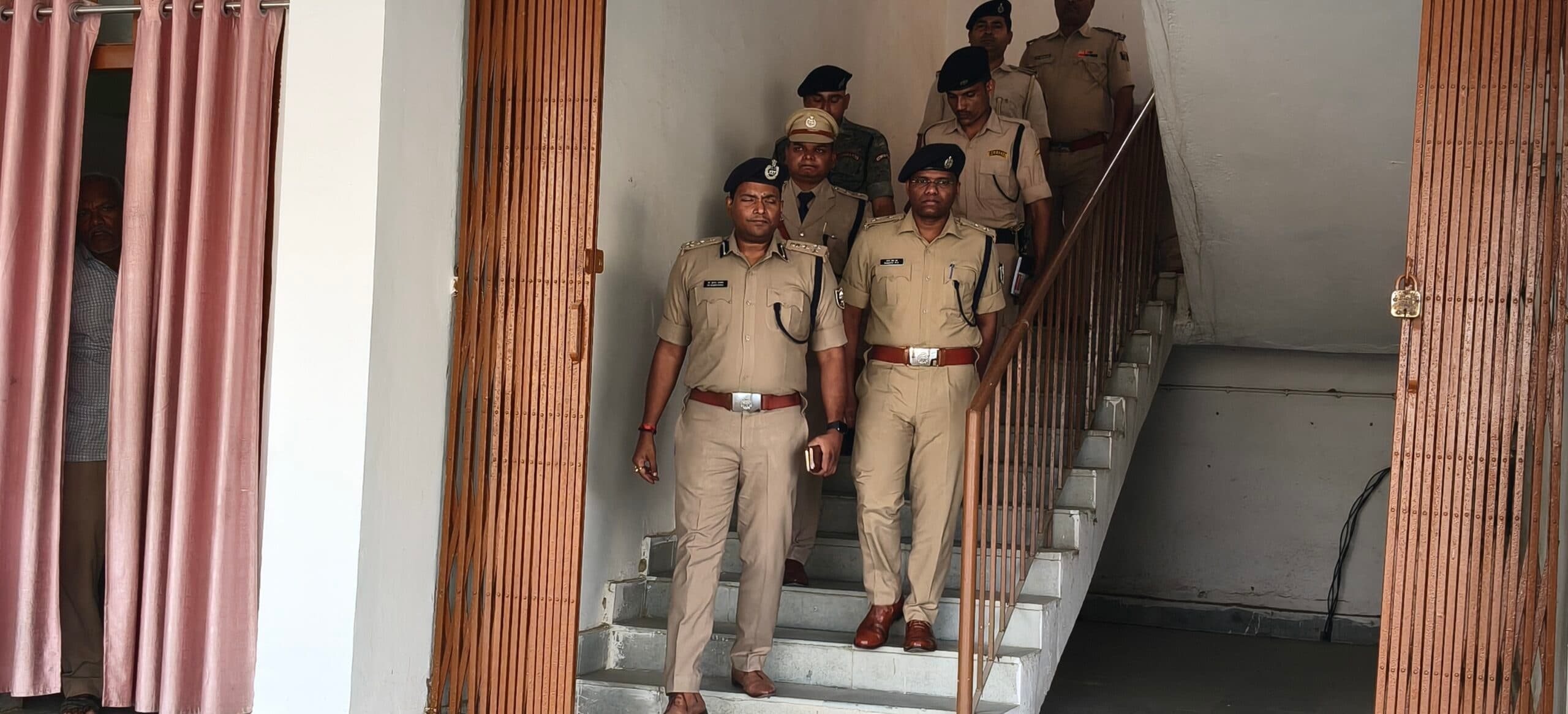 डीआईजी ने एसडीपीओ कार्यालय का किया निरीक्षण