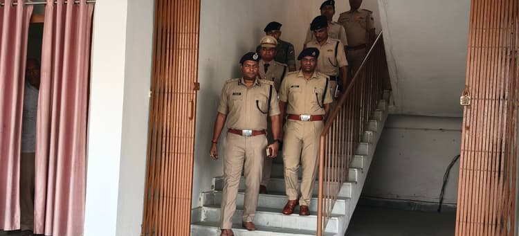 डीआईजी ने एसडीपीओ कार्यालय का किया निरीक्षण