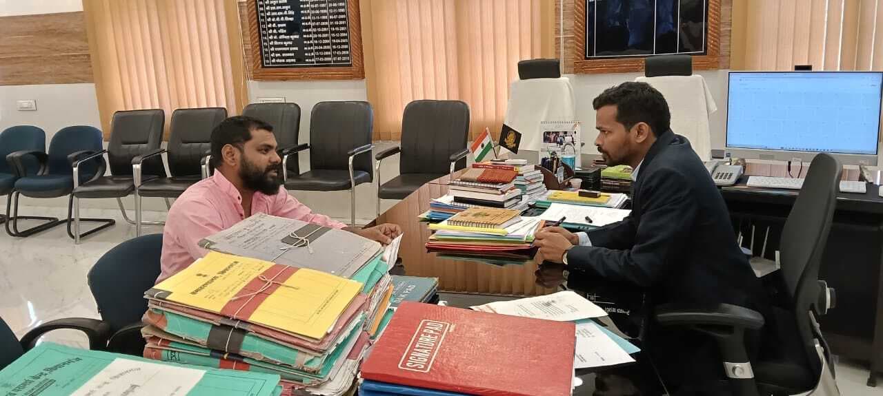 मक्का फसल की बर्बादी पर जिप सदस्य ने डीएम से की मुआवजे की मांग