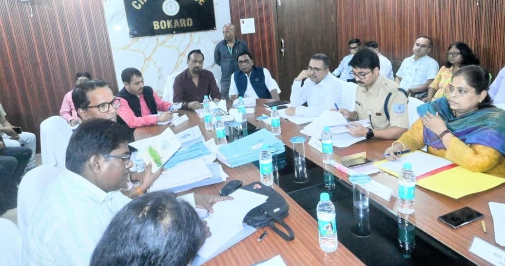 Bokaro News : जनहित मामलों पर प्राथमिकता के आधार कार्रवाई का निर्देश