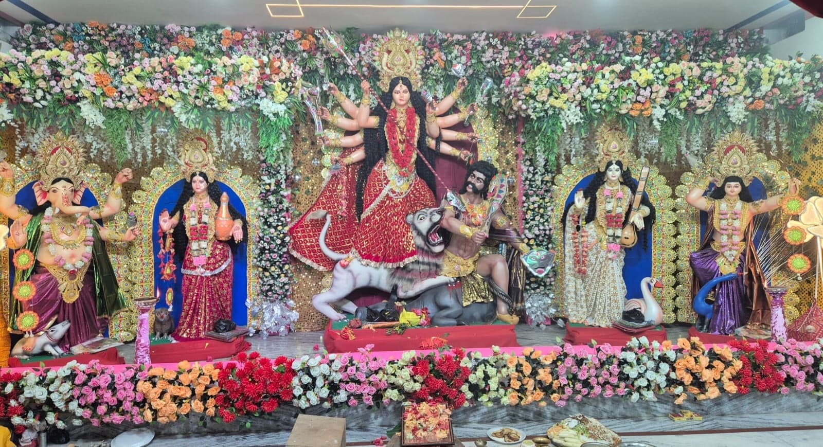 वासंतिक नवरात्र: मां कालरात्रि की हुई पूजा-अर्चना, दर्शन के लिए उमड़ी श्रद्धालुओं की भीड़